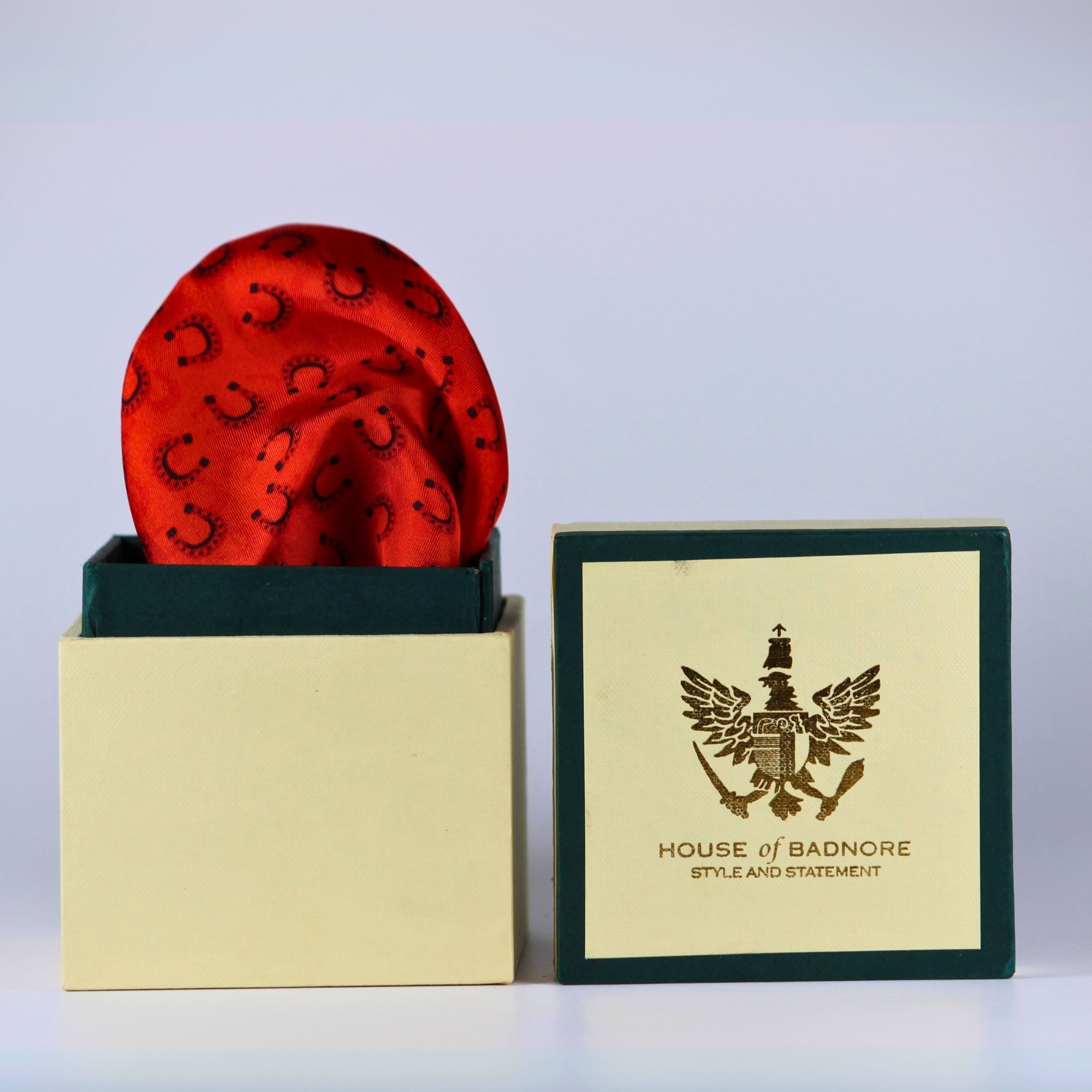 Horseshoe Pocket Square