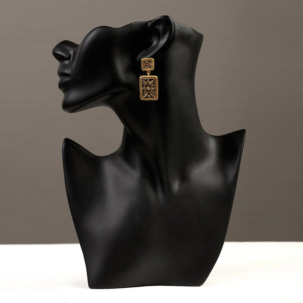 Thewa Noir Chunky Earrings